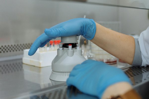 Héros de la Santé : Infirmiers et Infirmières en Première Ligne durant la Crise de la Covid-19